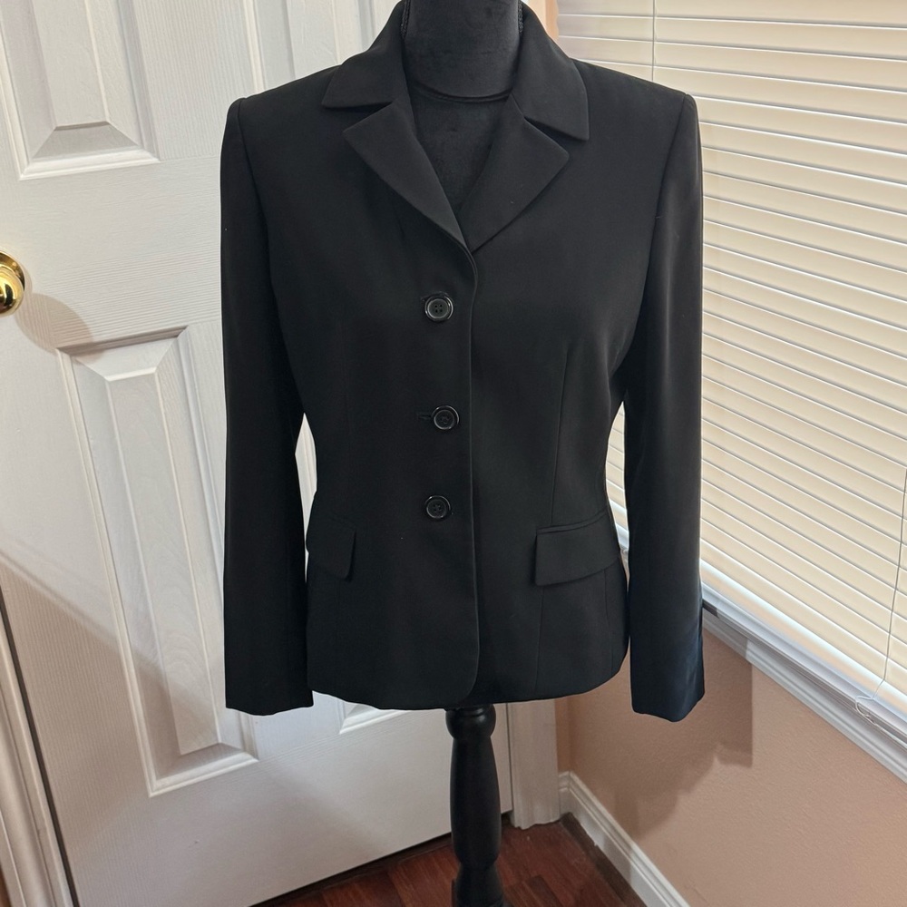 Kasper Petite Black Blazer Size 6P 3 Button Crepe Office Workwear Suit Jacket